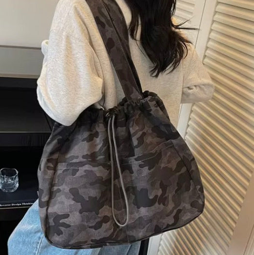 Sac à épaule en toile camouflage militaire